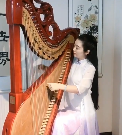 絮絮表演